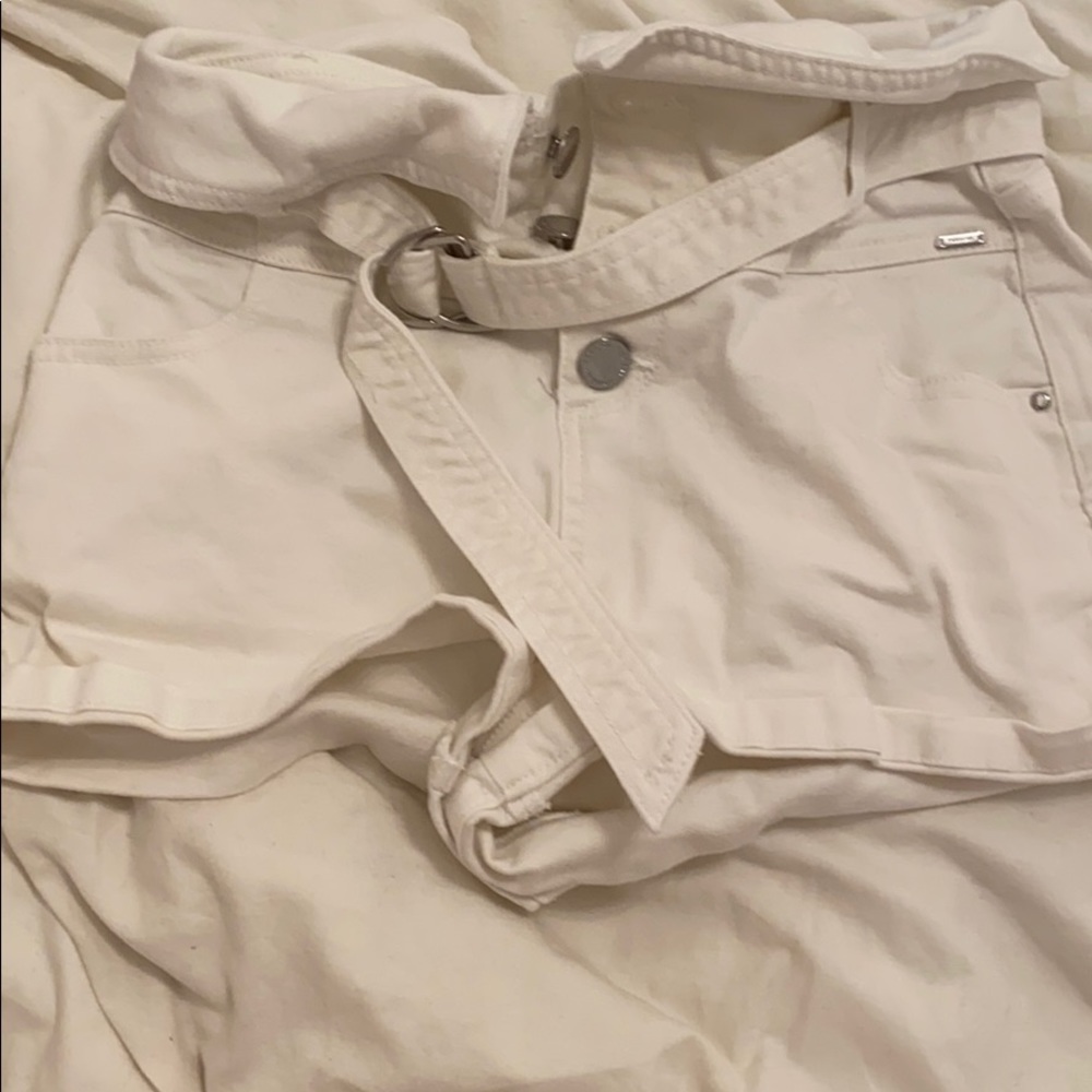 Cute white shorts